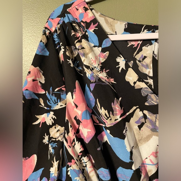 Plus 1X floral romper jumpsuit - Picture 3 of 7